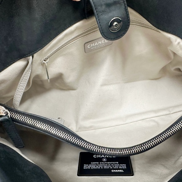 Chanel Matelasse Quilted Black Shimmer Leather Chain Shoulder Tote Bag - Picture 16 of 16